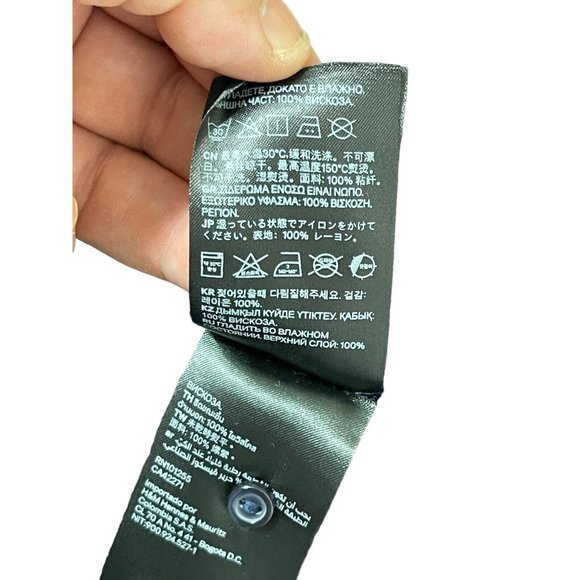 H&M Short-sleeved Blouse Top Navy Blue Viscose Size 4 Rounded Hem Keyhole Back - Picture 12 of 12